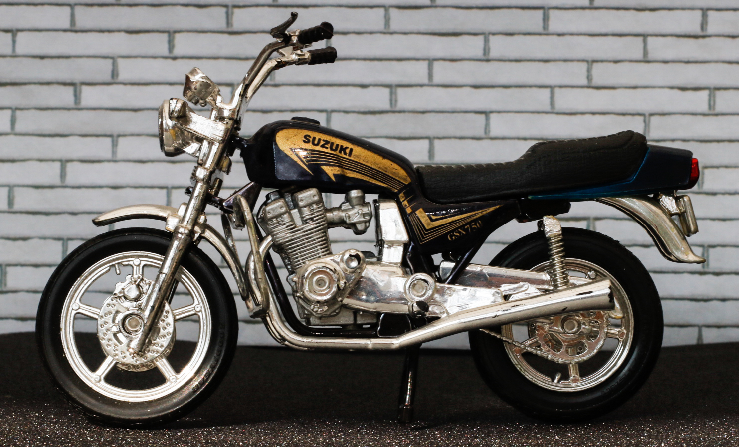 Maisto Suzuki GSX750